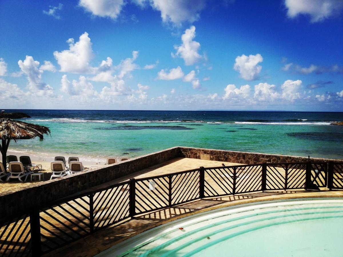 Studio Vue Mer Piscine Plage Kaz Punch Manganao Chez Julie Saint-Francois  Exterior foto